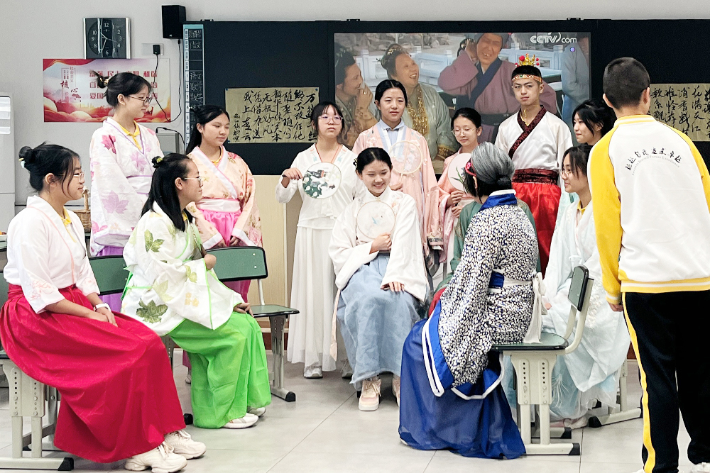 第十三届“国学文化艺术节”暨第十二届读书节之《红楼梦》阅读成果展示活动-高2025届